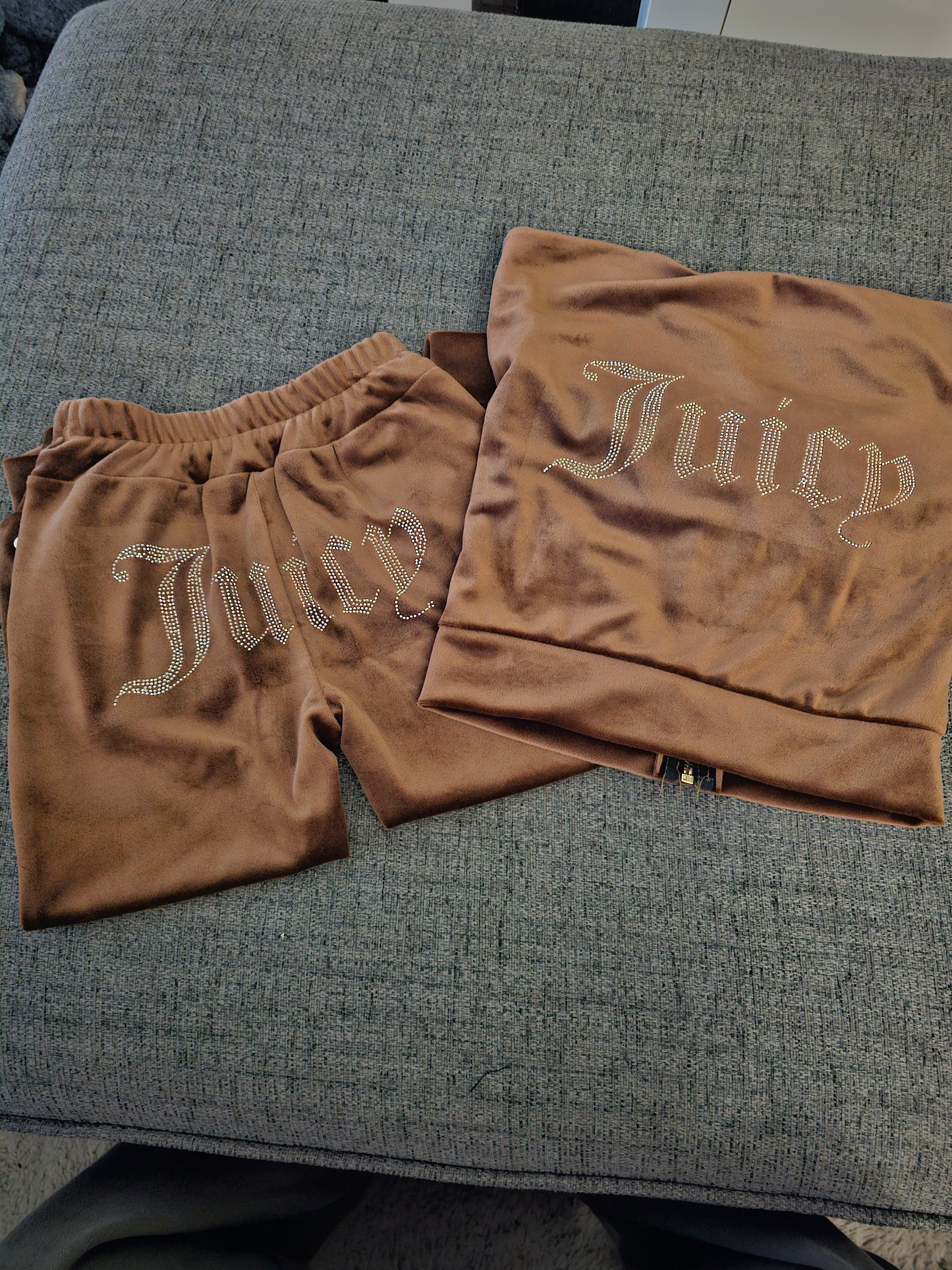 Children's "Juicy" tracksuit.